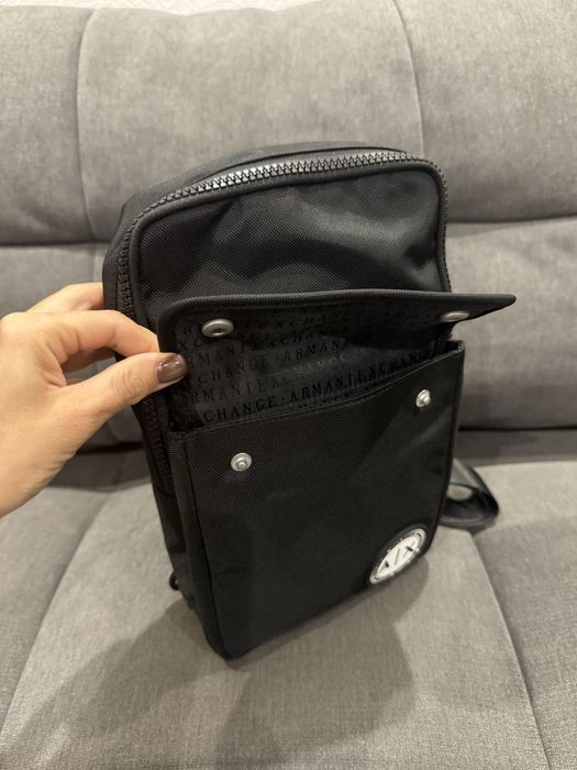 Рюкзак через плече Armani Exchange