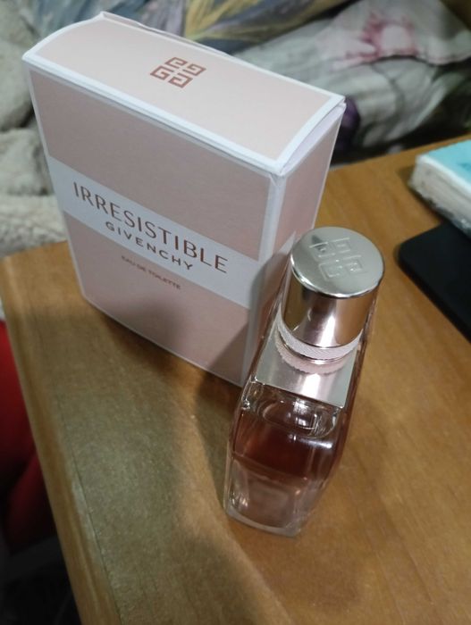 Perfume Givenchy very irresistible Edt