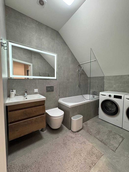 Дуплекс з ремонтом, меблями та геніальним функціоналом