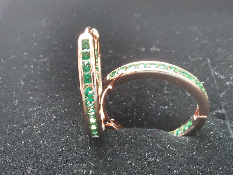 Kolczyki z zielonymi cyrkoniami