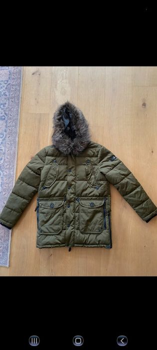 Casaco marca Superdry