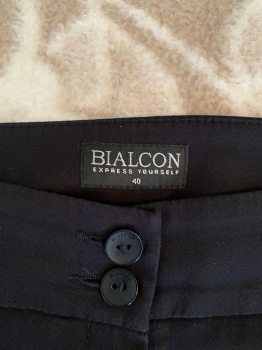 Czarne spodnie Bialcon 40