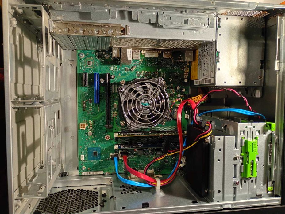 4-х ядерний ПК Fujitsu на Intel Core i3-8100/8 Гб DDR4/SSD 128 Гб