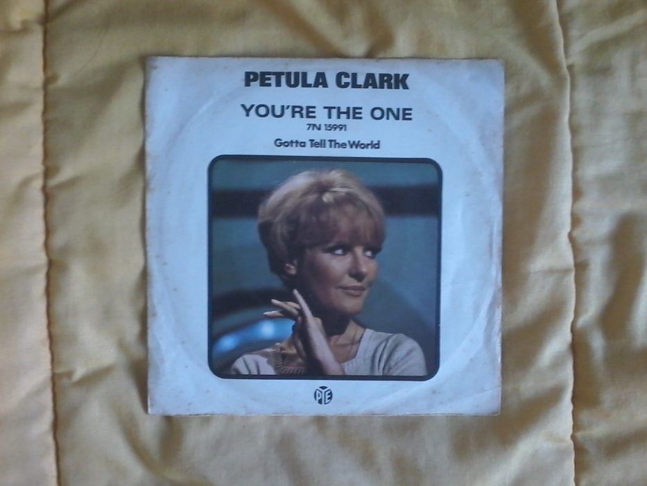 Petula Clark strangers in night, girl from Ipanema, hello dolly vinil