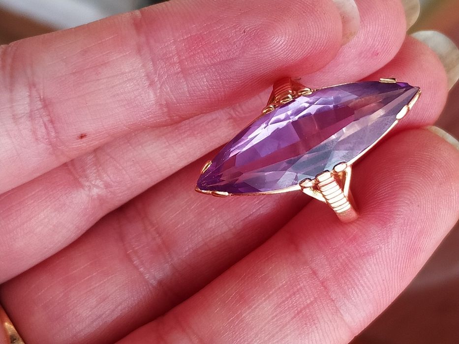 6.05 Золотий маркіз 17.5 з олександритом