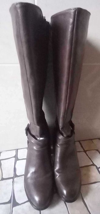 Botas de salto e cano alto - Tamanho 36