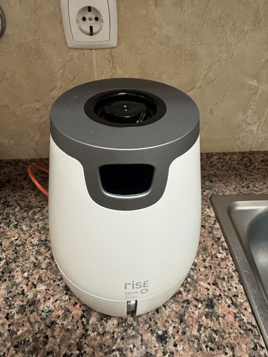 Máquina cafe Delta Rise + copos