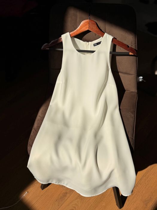 Біла сукня від zara