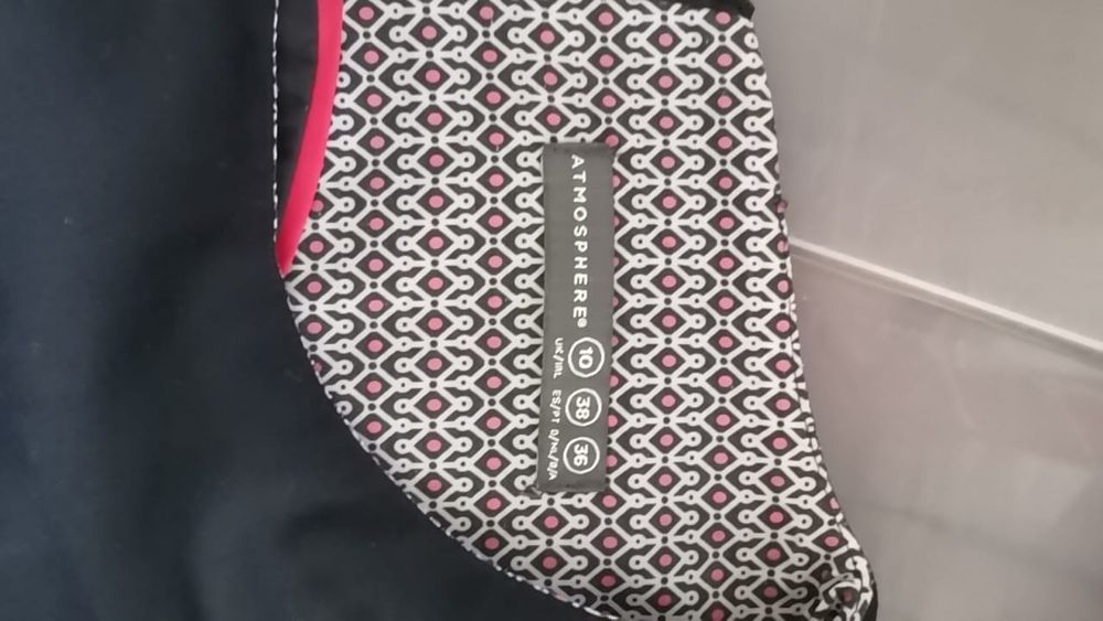 Vestido justo azul escuro