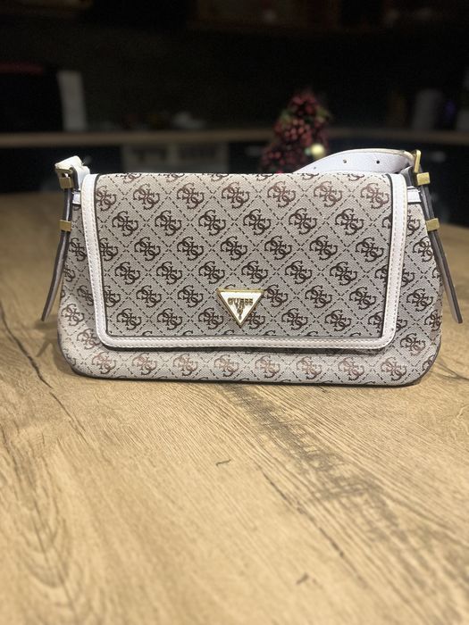 Продаю сумку Guess