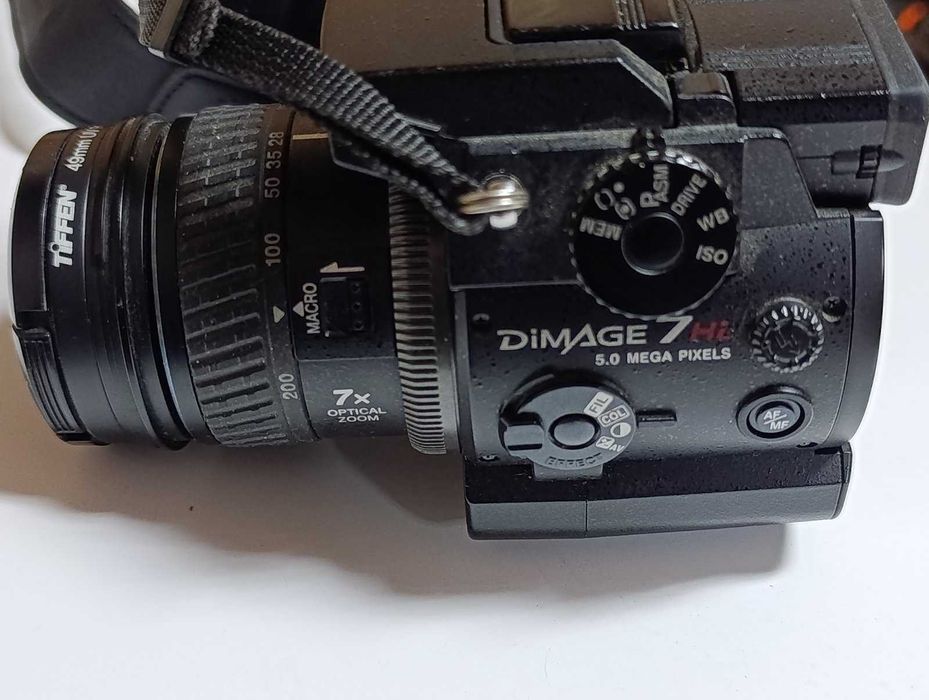 Фотоапарат Minolta DiMAGE 7Hi