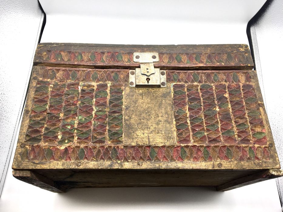 Caixa oriental talha dourada