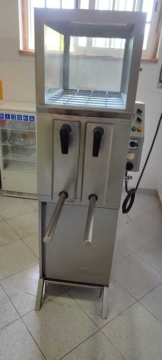 Máquina de assar frangos