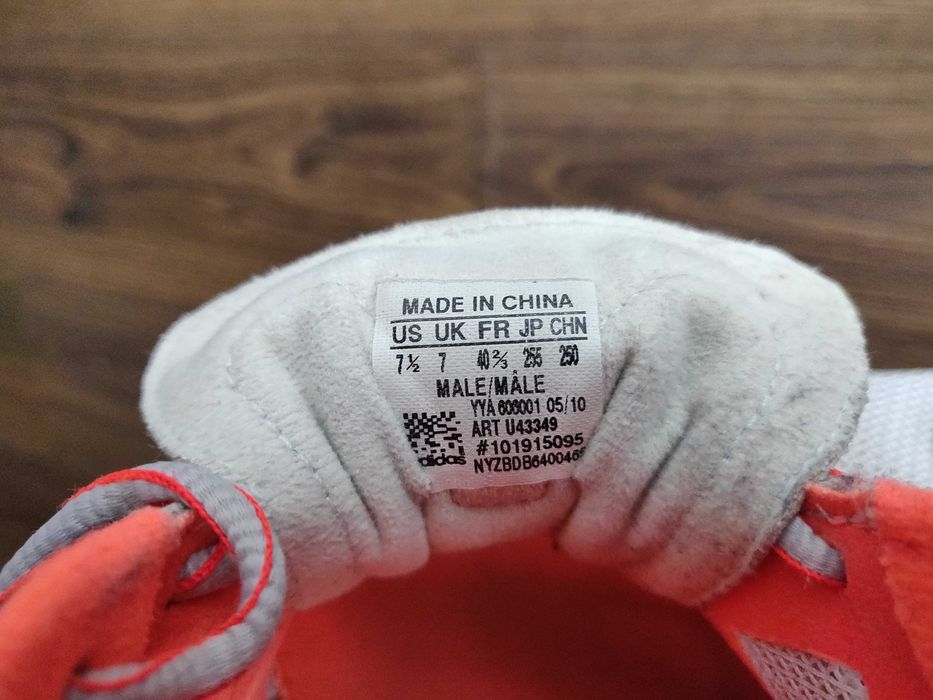 Adidas training  яркие кроссовки р .40,5 стелька 25,5 см. серые