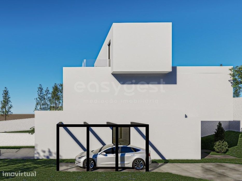 Lote 425 m2 para construção de moradia com 3 pisos, garagem e piscina