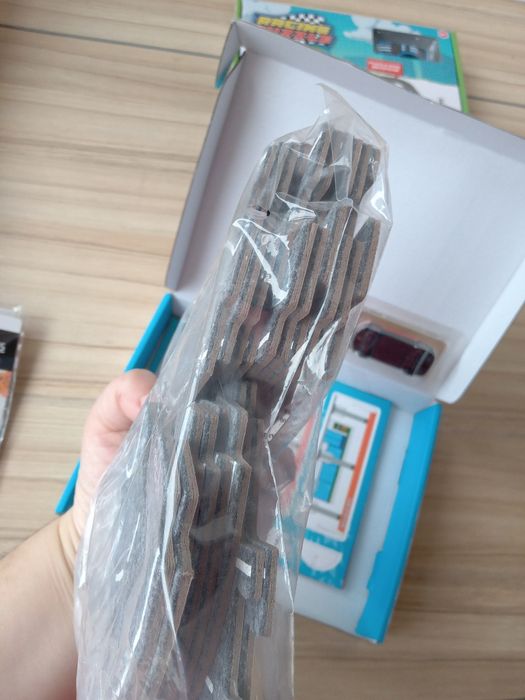 Пазл-траса з оксамитовою поверхнею Velvet Puzzle
Пазл-траса з