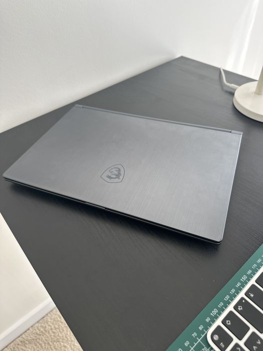 Portatil msi modern 14