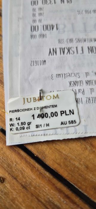 Złoty pierścionek z Diamentem