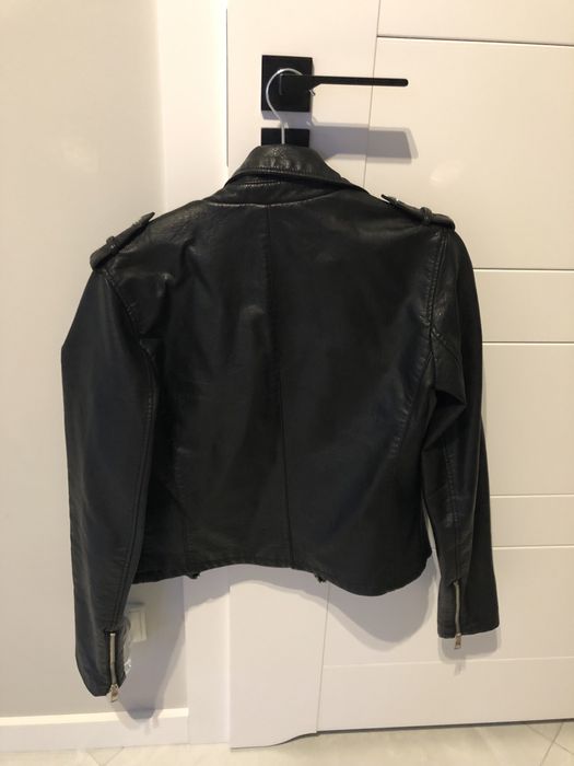 Kurtka w stylu motocyklowym stradivarius