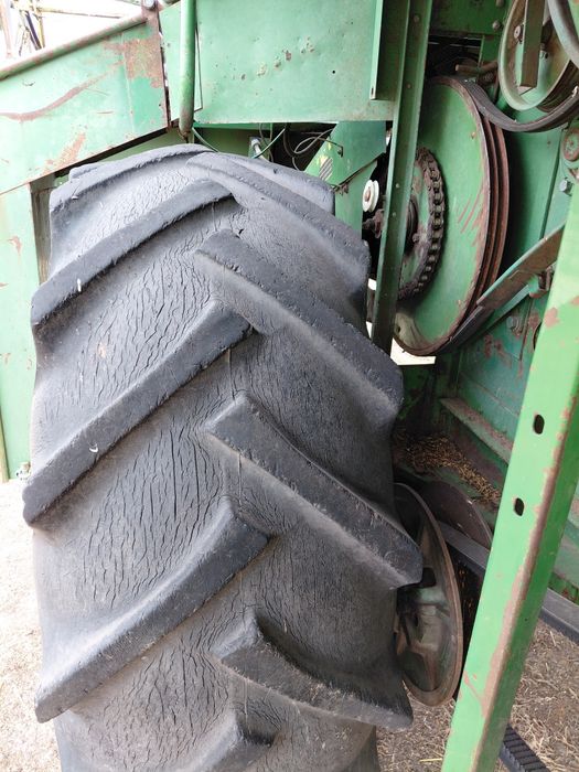 Комбайн Johne Deere 975 4.2 м