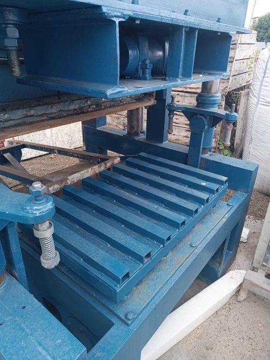 Wibroprasa Kurzętnik UF-051 Sprawdzona Niezawodna 2008