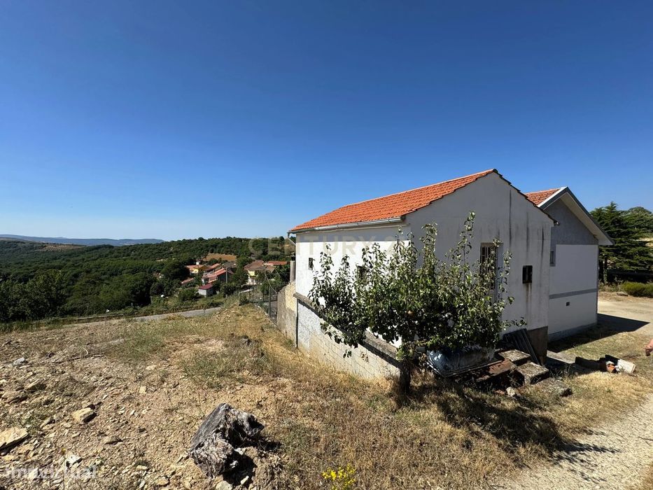 Moradia T4 e 2 casas de banho em Mofreita, Vinhais