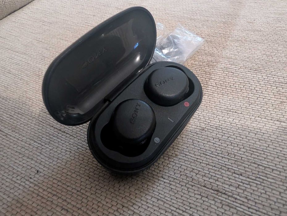 Earbuds Sony wf-xb700