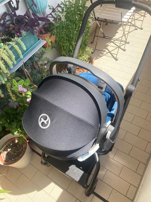 Carrinho Bebé CYBEX + Bebé conforto (ovo)