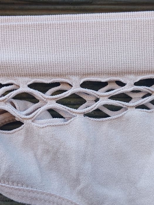 Stringi damskie kremowe rozmiar S