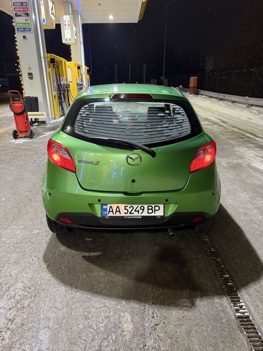 Мазда 2 автомат Mazda 2