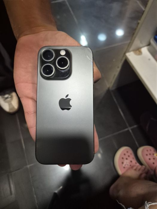 Iphone 15 pro PRETO