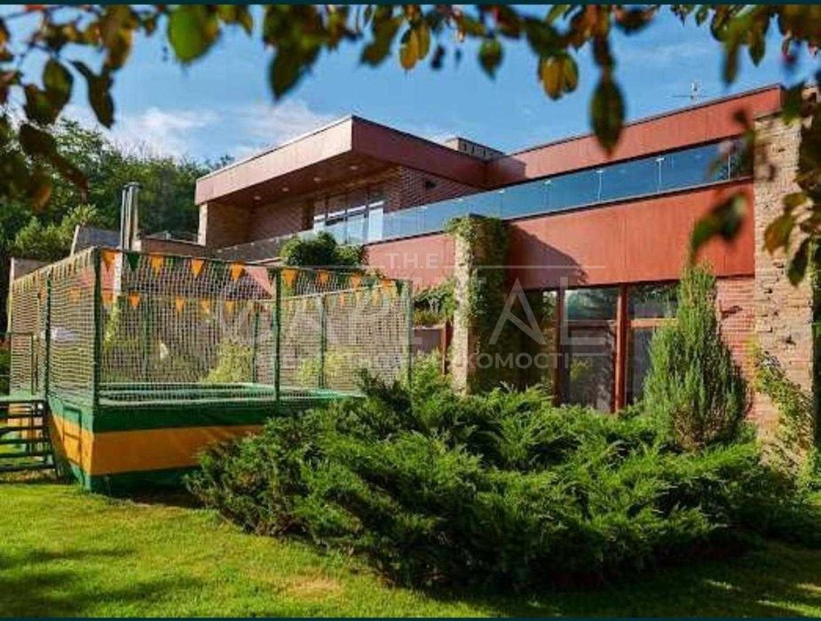 Продаж | Будинок | Нові Безрадичі | Обухівському район | 1252 м2 | 10 кімнат