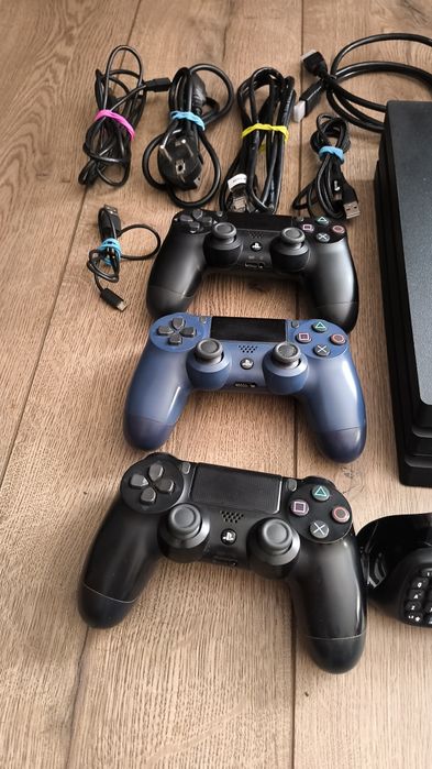 PlayStation 4 Pro duży zestaw+gratisy