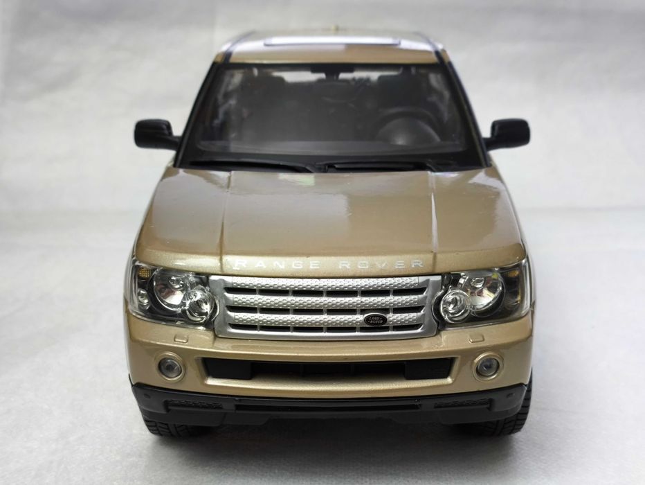 Модель Range Rover Sport 1/18 Bburago