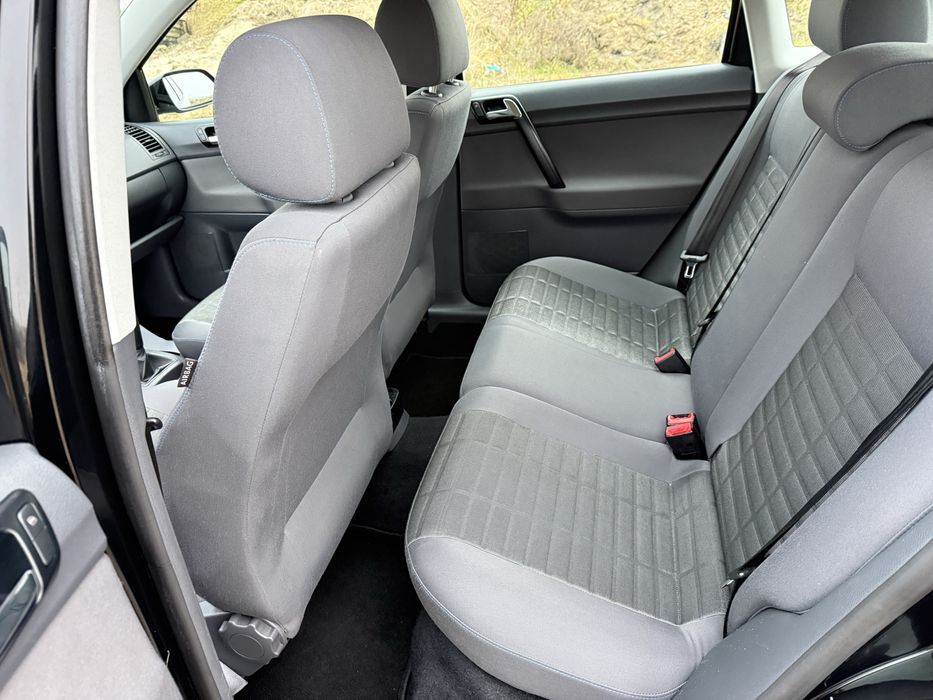 VW Polo z Niemiec benz*TOUR*5drzwi*PDC*climatronic*4EL szyb*grzane fot