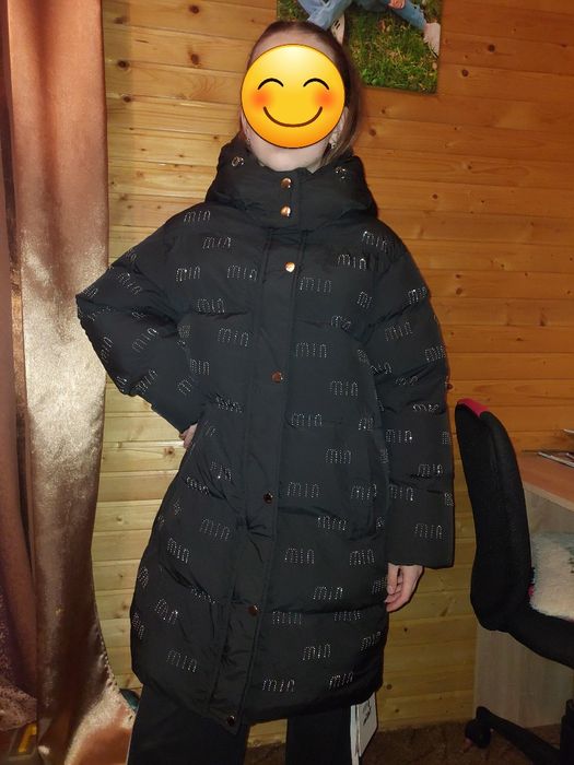 Зимова куртка нова з міу міу в камінці.