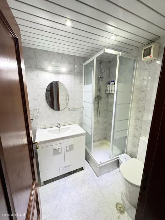 Excelente T3 com terraço e duas garagens!
