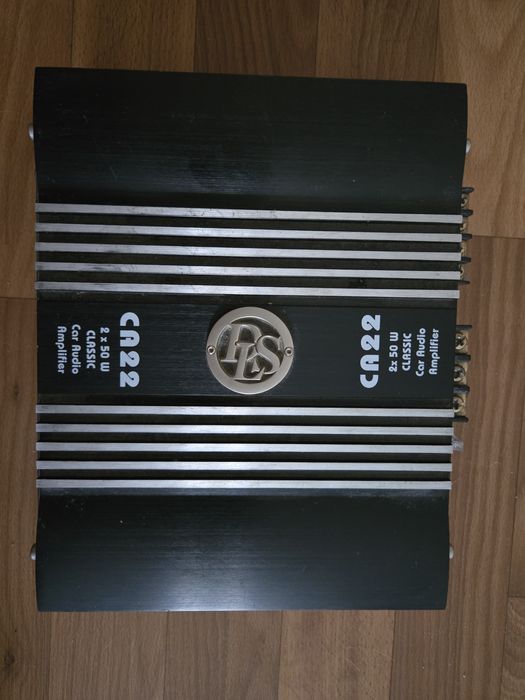 АВТОМОБІЛЬНИЙ и підсилювач звуку DLS CA22.