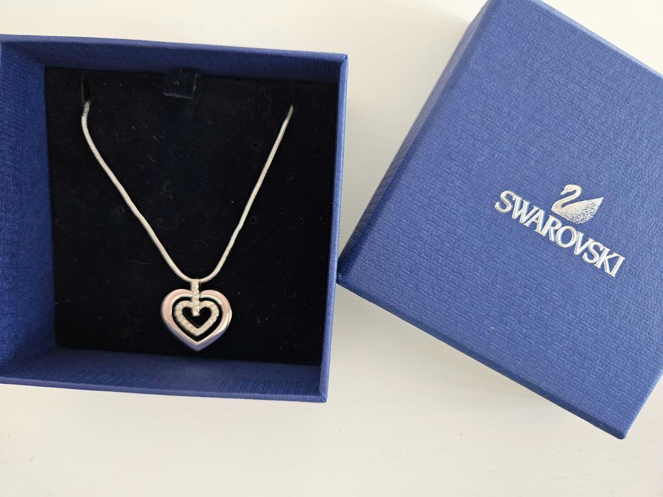 Colares Swarovski