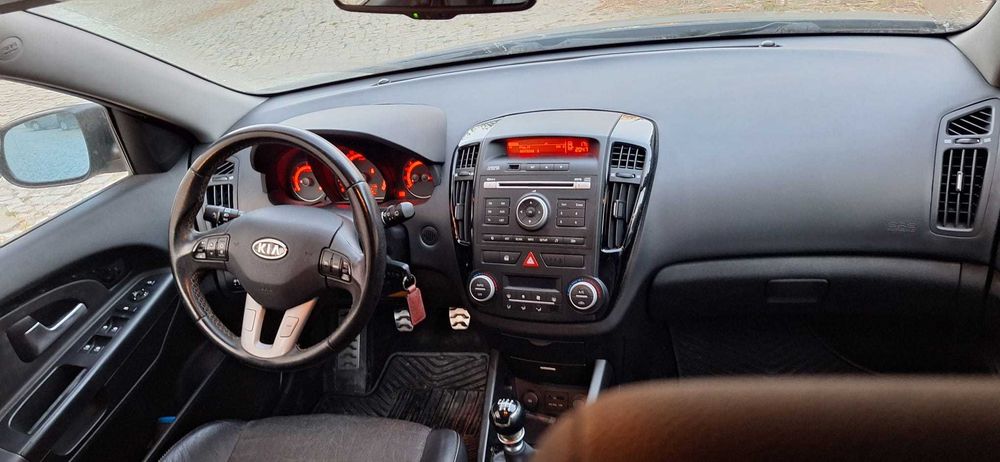 Kia Ceed SW — fotografia 11