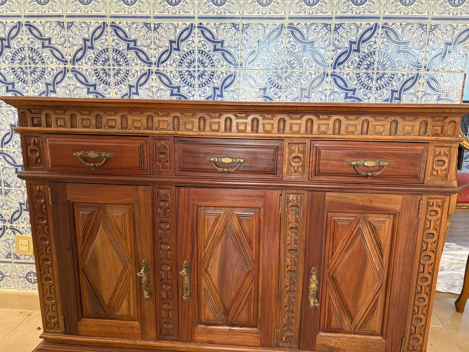 Aparador/Móvel de sala antigo