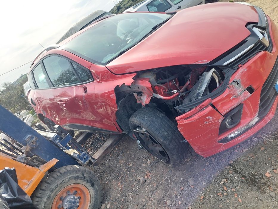 Clio iv carrinha todas as peças