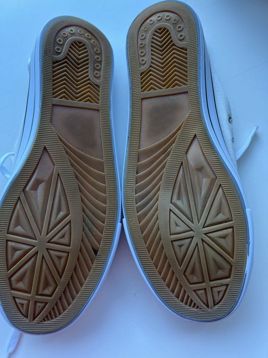 Tenis brancos Tam 44 Tipo All Star