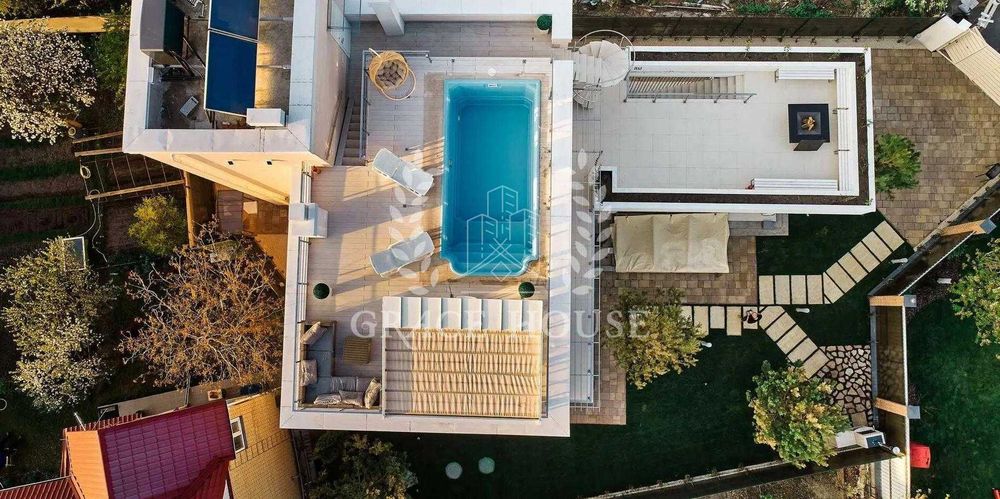 Продаж будинку 200м Конча-Заспа Віта-Литовська Чапаївка Коник Водників Острів Голосіївський район Київ 5 спалений будинок в закритому містечку