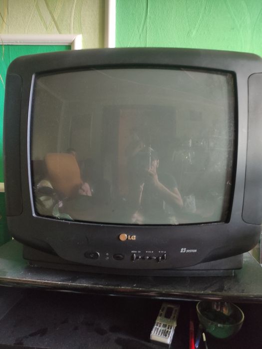 телевизор LG CF - 20D60