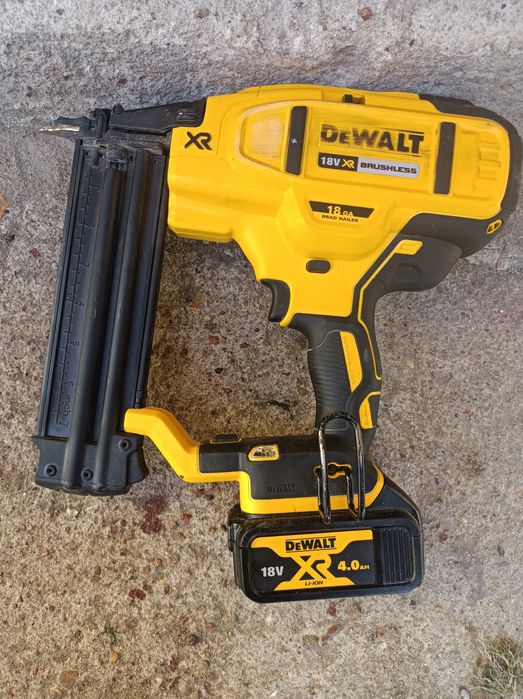Sztyfciarka DeWalt dcn680 z baterią 5.0ah