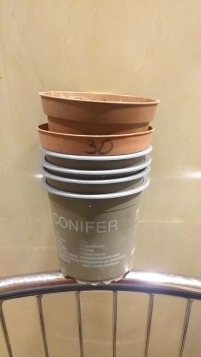 Горшки пластиковые для цветов,рассады.