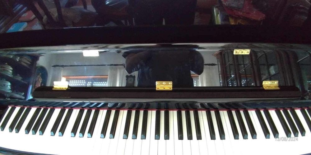 Piano vertical SAMICK, como novo