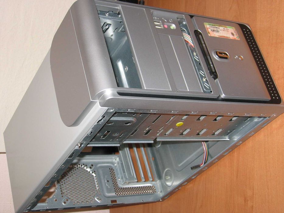 Корпус Foxconn TLM487 mATX
