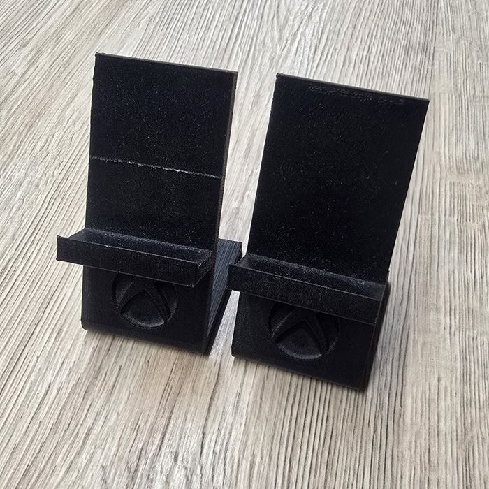 Stojaki na pad Xbox druk 3D